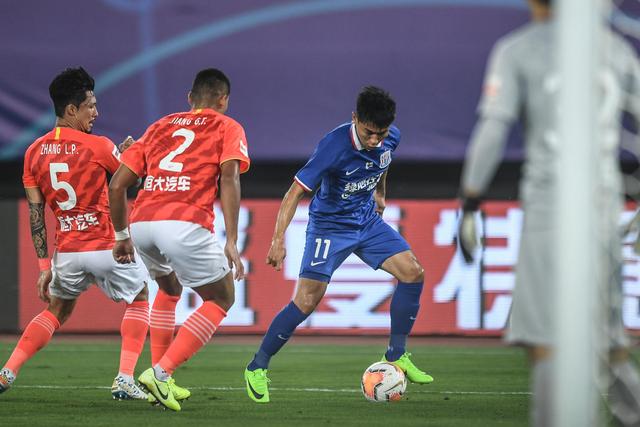 意甲-莱奥梅开二度吉鲁破门 AC米兰3-1维罗纳